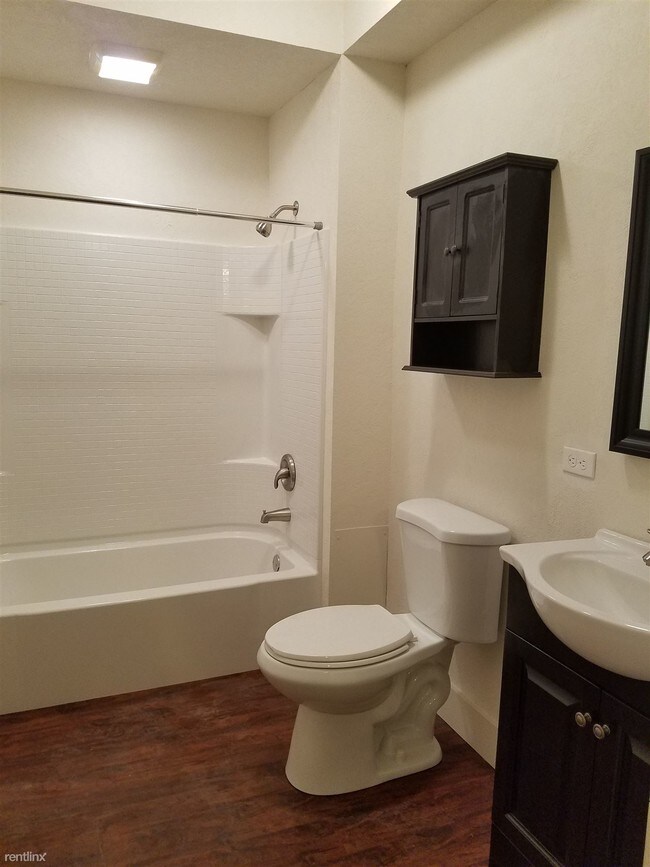 Building Photo - 3 br, 2 bath Apartment - 346 Ophelia Street 2