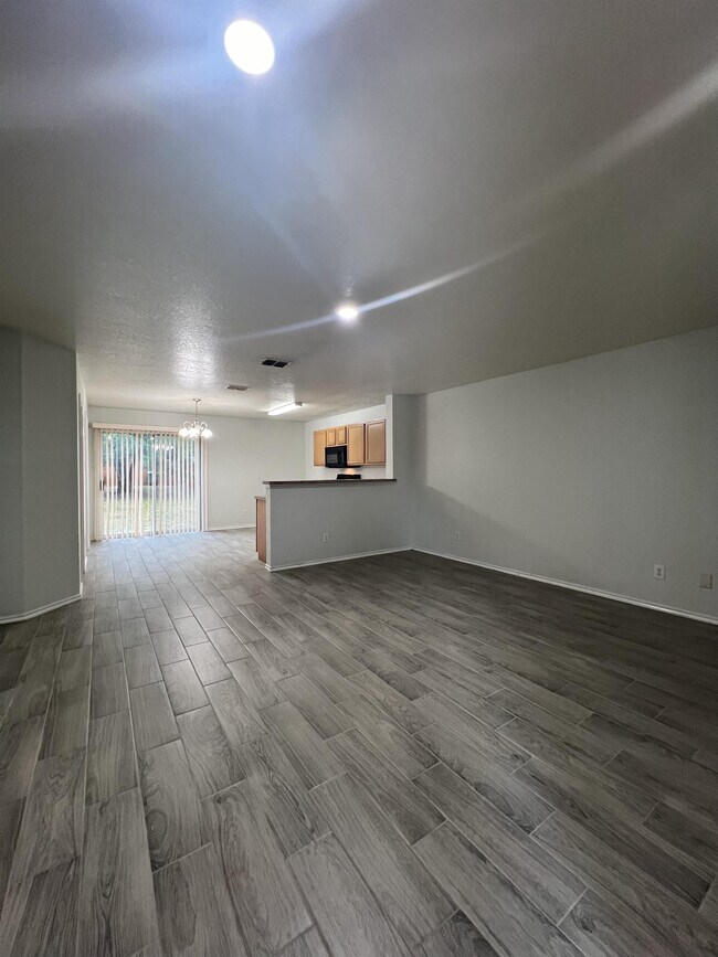 Foto del edificio - 415 Shadbush St