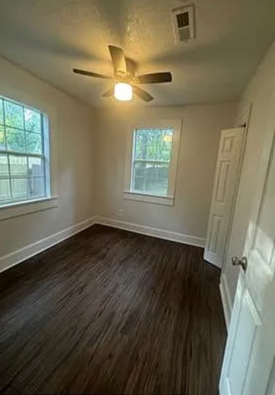 Building Photo - 2219 Locust St