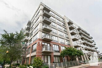Building Photo - 1000 N Kingsbury St