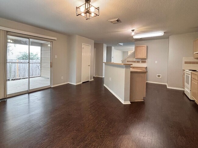 Foto del edificio - Beautiful 3 Bedroom Home with Loft | 2.5 B...