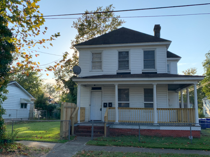 Primary Photo - 1500 Lansing Ave