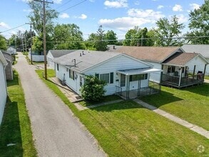 Building Photo - 609 S Middleboro Ave