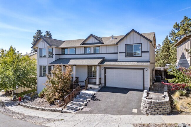 Foto del edificio - Huge home, recent upgrades!  Like new!
