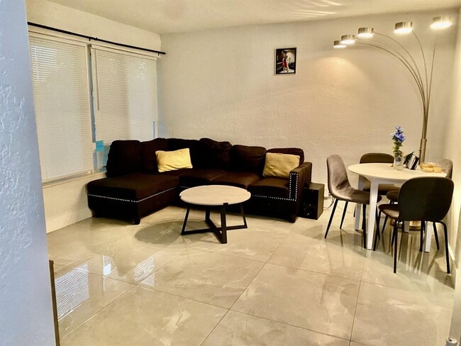 Foto del edificio - 1353 9th St