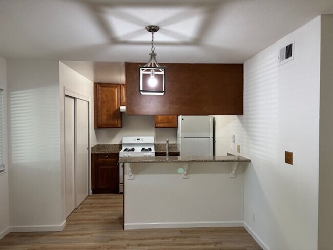 Foto del edificio - Cute Pleasanton Condo