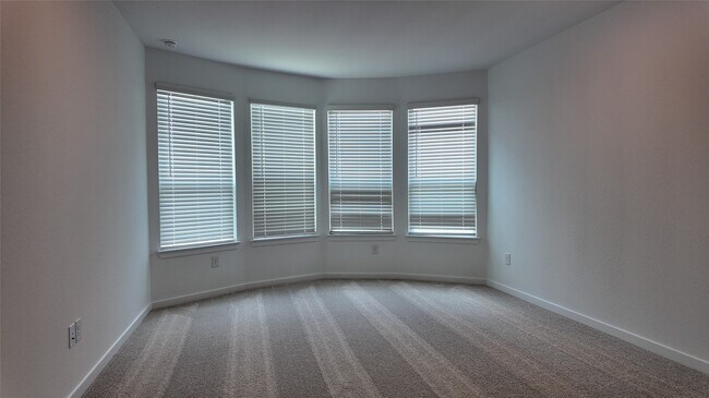 Building Photo - 15645 Maple Cv Ln