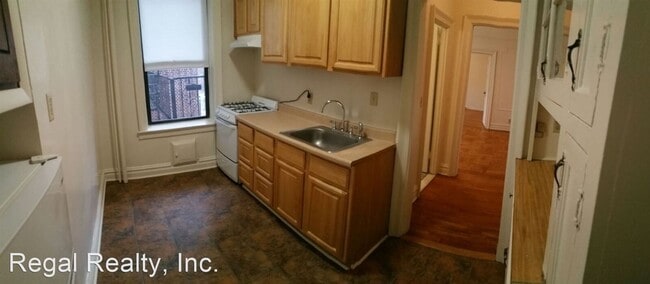 Building Photo - 5 Pangborn Pl