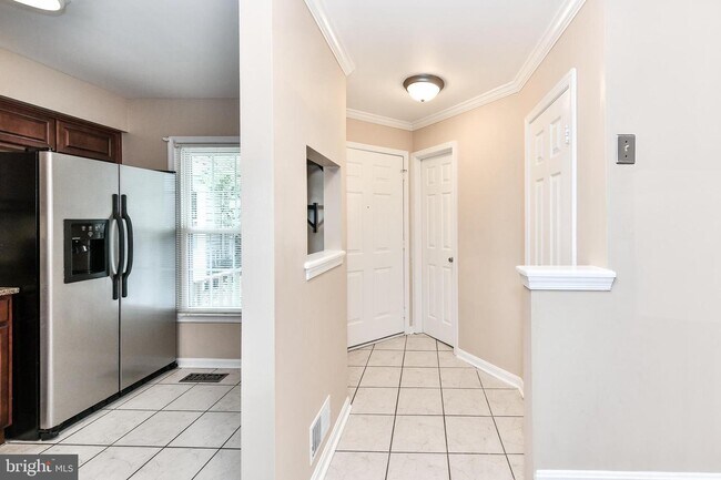 Building Photo - 12856 Mill Brook Ct