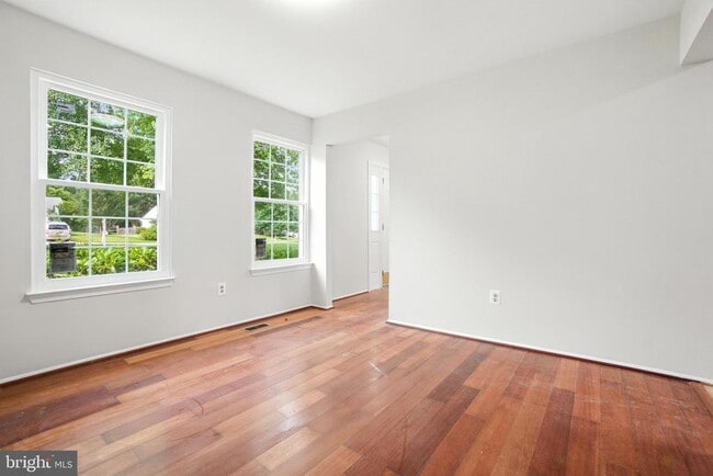Building Photo - 4739 Bates Dr