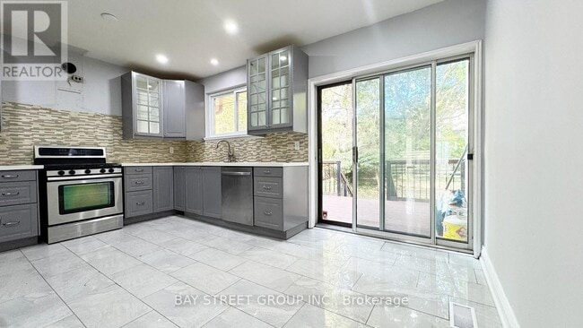 Building Photo - 64 Sloley Rd
