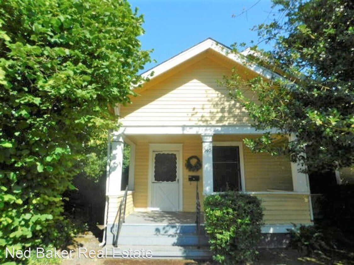 Primary Photo - 3 br, 1 bath House - 940 17th St NE