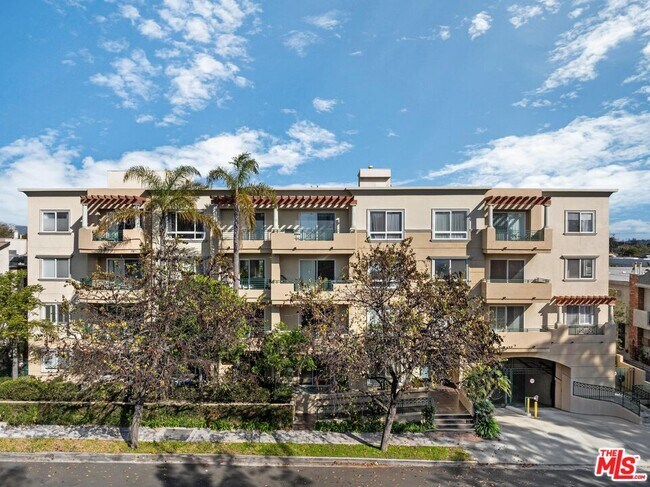 Building Photo - 2230 S Bentley Ave