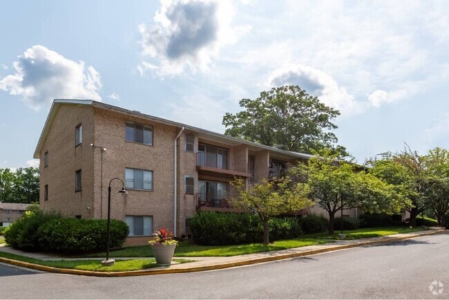 Building Photo - Auden Place
