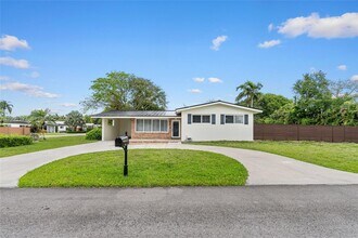 Building Photo - 8965 SW 125th Terrace