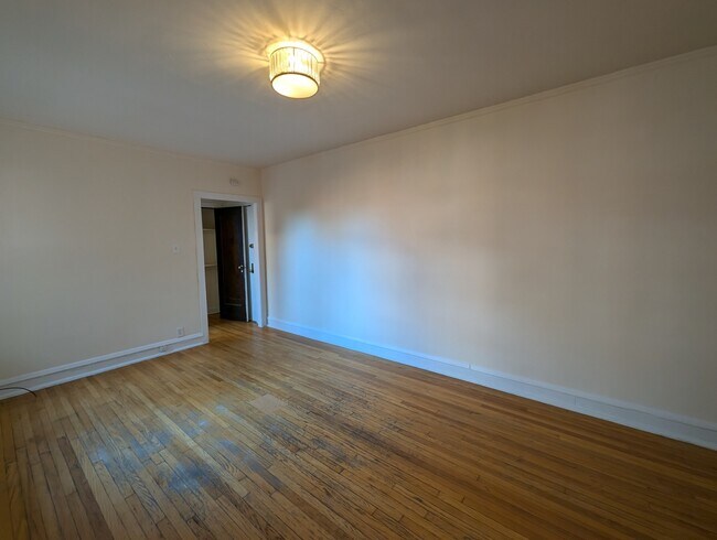 Building Photo - 3306 W Schubert Ave