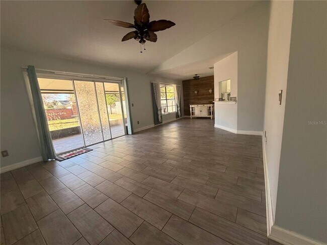 Foto del edificio - 1025 Kelsey Ave