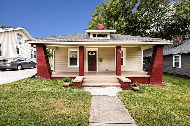 Primary Photo - 828 Parkwood Ave