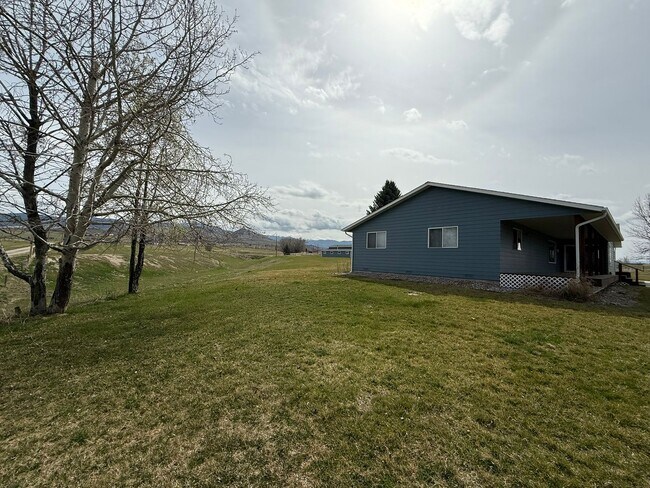 Foto del edificio - Peaceful Country Living – Spacious 2 Bed, 2.5 Bath Home in Corvallis