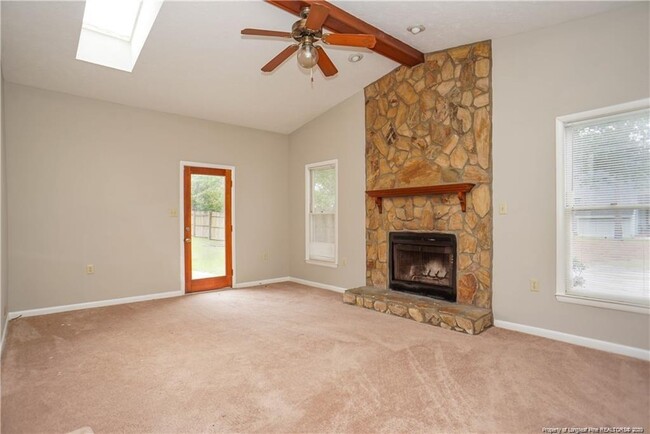 Building Photo - 2601 Fashion Ln