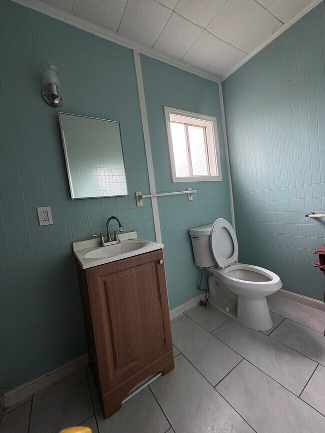 Lavabo - 134 Roberts St