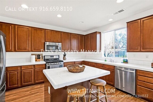 Foto del edificio - 661 Dover Ln