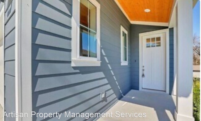 Building Photo - 3 br, 2.5 bath House - 1906 B Hutton Dr.