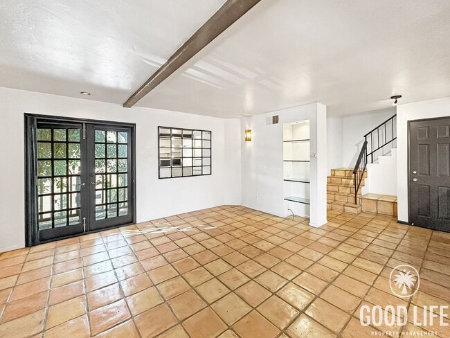 Foto del edificio - Stunning 2B/2.5BA Townhouse w/ W/D, Private Balconies & Pool!