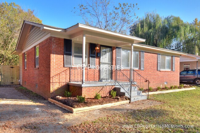 Building Photo - Renovated 3 Bedroom Home in Colonial Acres!