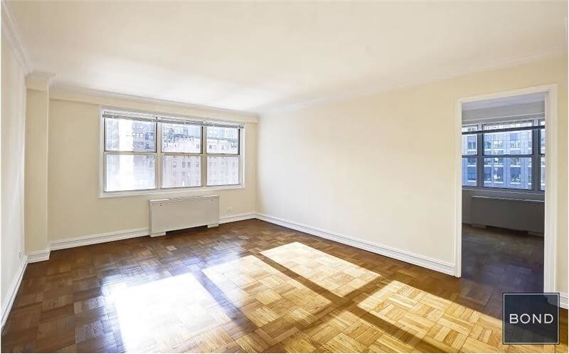 Primary Photo - 888 8th Ave