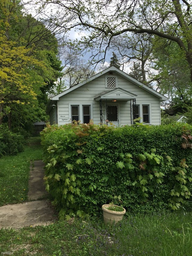 1118 Adams St, Wauconda, IL 60084 House Rental in Wauconda, IL
