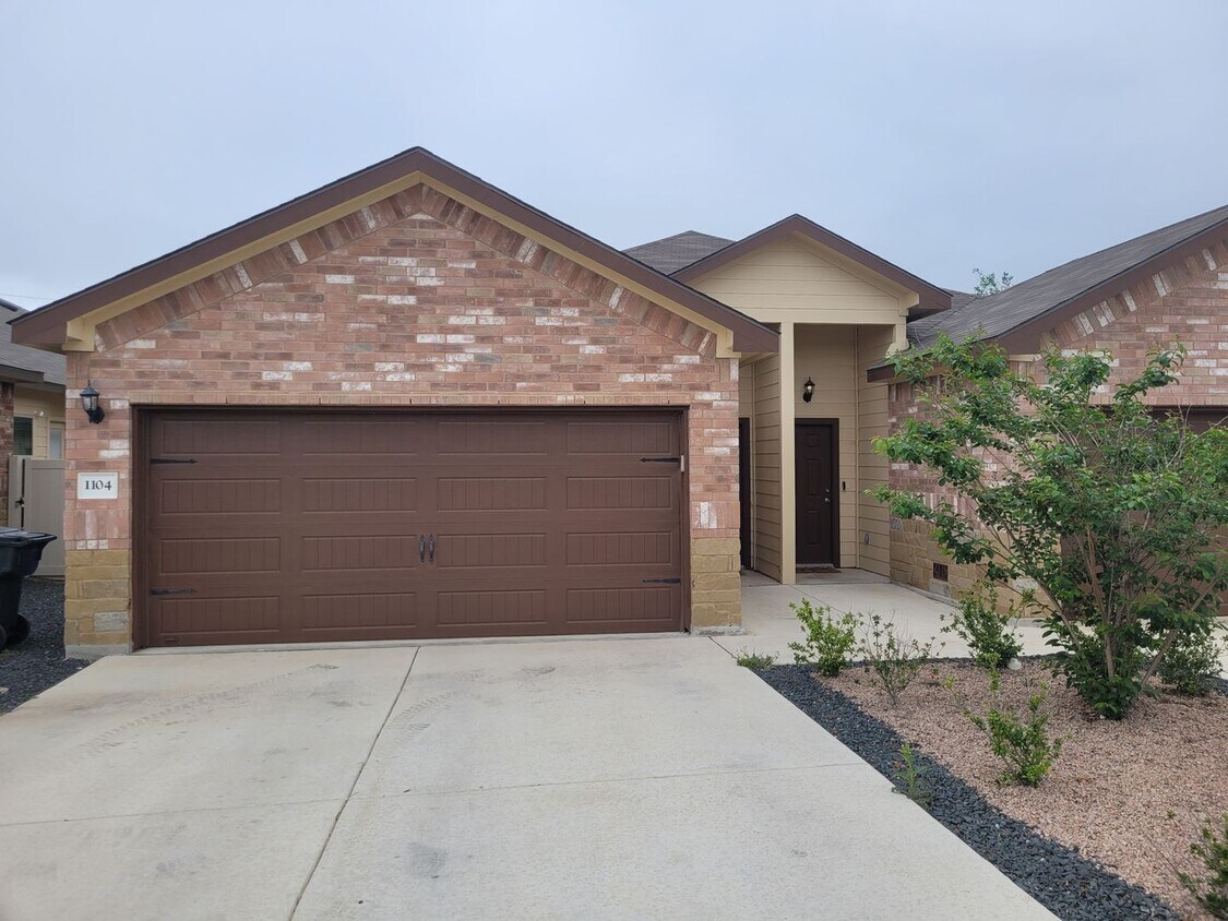 Foto principal - 3BD 2BA Seguin