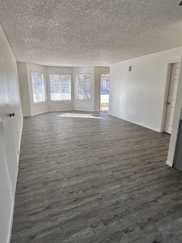 Foto del edificio - 1421 Cimarron Ct