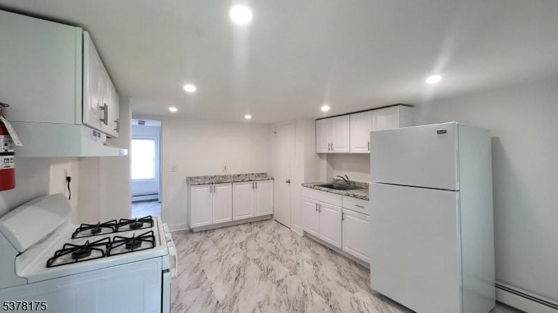 Primary Photo - 60 E McFarlan St