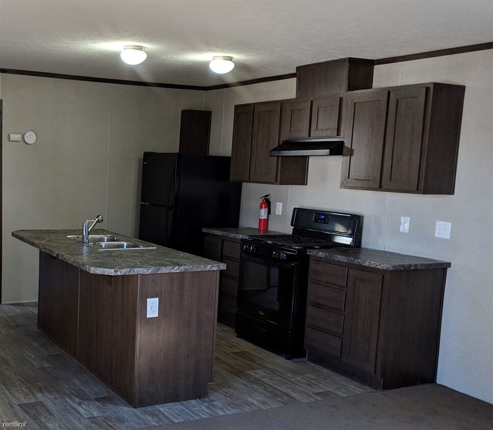 Primary Photo - 3 br, 2 bath House - 28 Sistek Rd