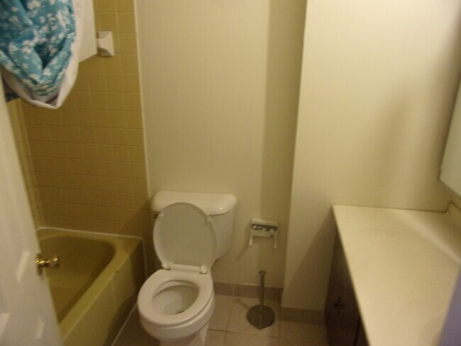 Bathroom - 9435 Fairgreen Ln