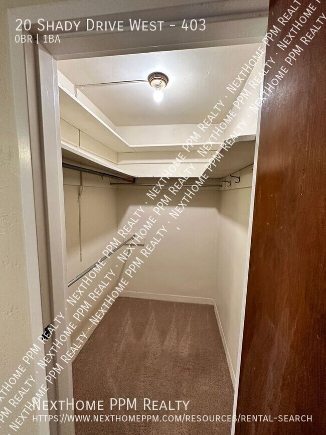 Foto del edificio - 20 Shady Dr W