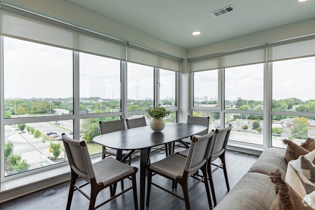 Interior Photo - z-043026-445 Park Commons