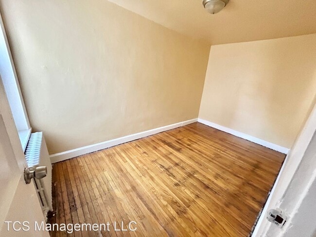 Building Photo - 2 br, 1 bath House - 447 East Mechanic Street