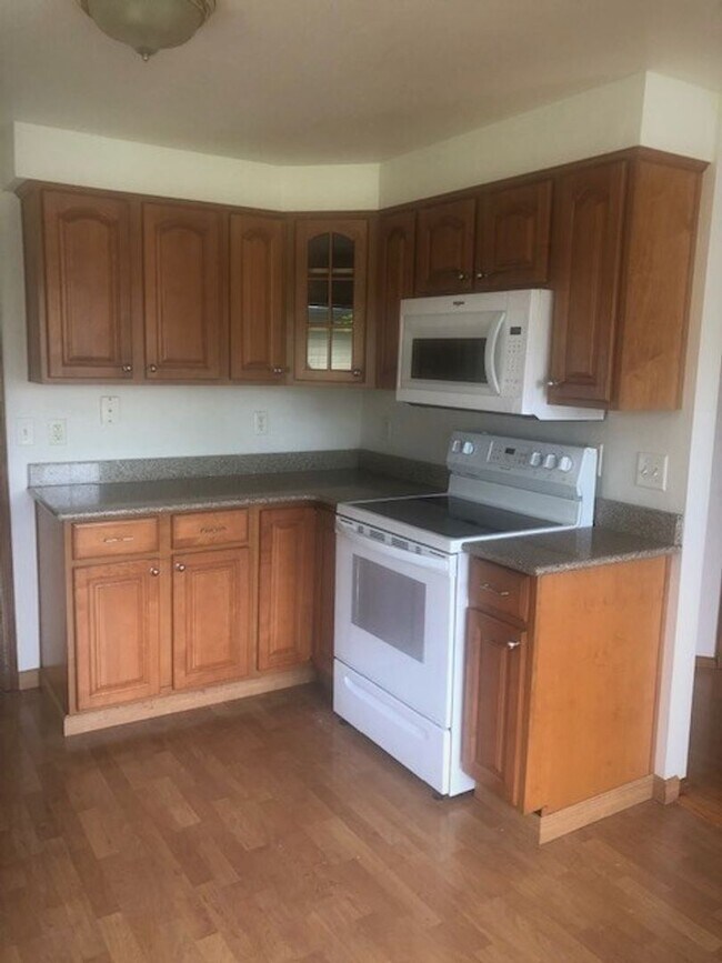 Foto del edificio - 15888 NW Lyndel Ln