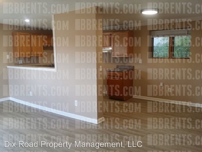 Building Photo - 3 br, 1 bath House - 2915 Campus Drive,
