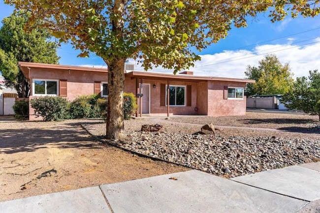 Foto del edificio - 2804 Truman St NE