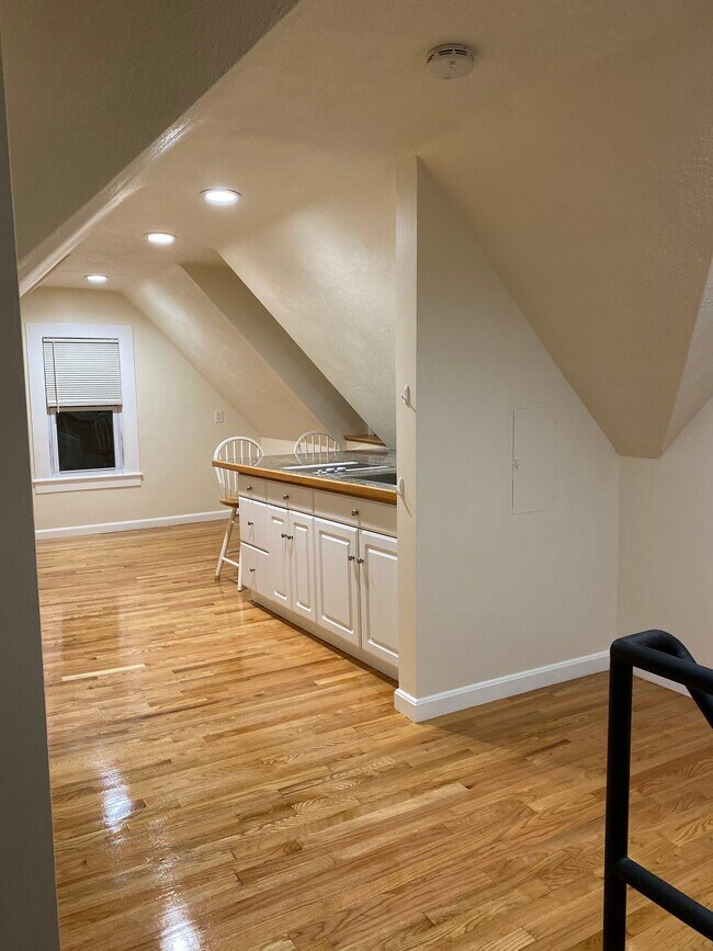 Building Photo - 95 Harnden St