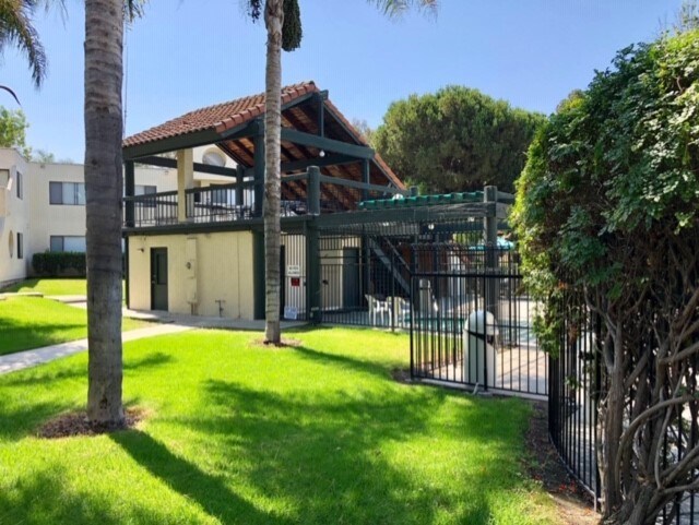 Foto del edificio - 391 N Melrose Dr