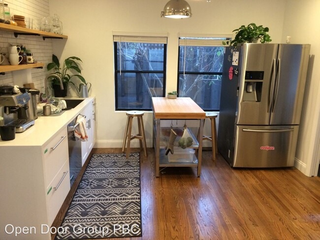 Building Photo - 2213-2215 Rose St