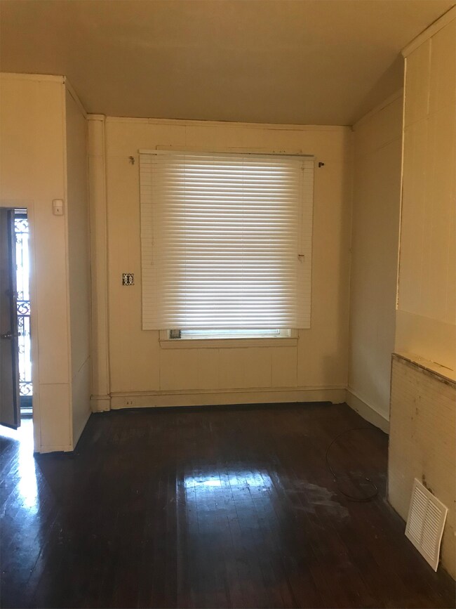 Building Photo - 2220 W Estaugh St