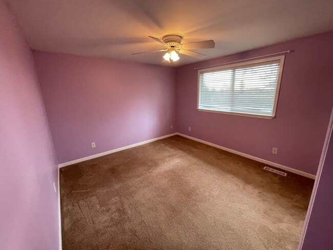 Building Photo - Fantastic, Dog Friendly 4 Bedroom Home!