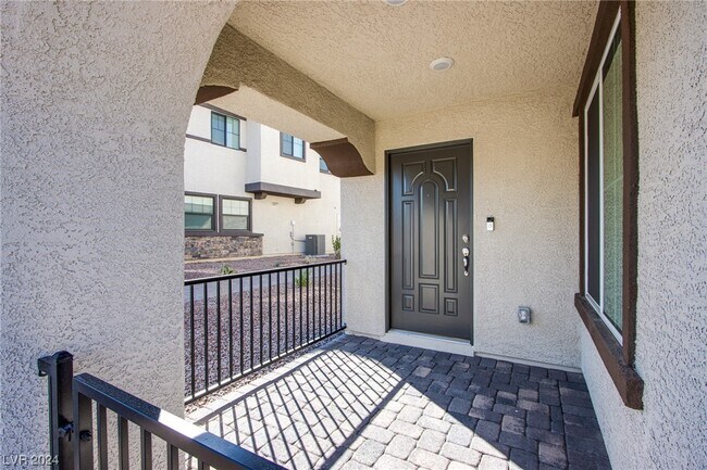 Foto del edificio - 843 Watford Pl