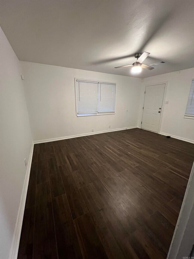 Building Photo - 2113 W 19th St