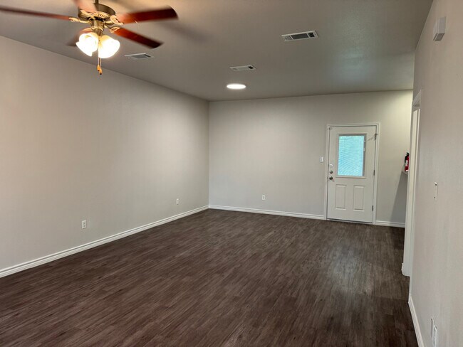 Building Photo - 3601 Barnacle Dr